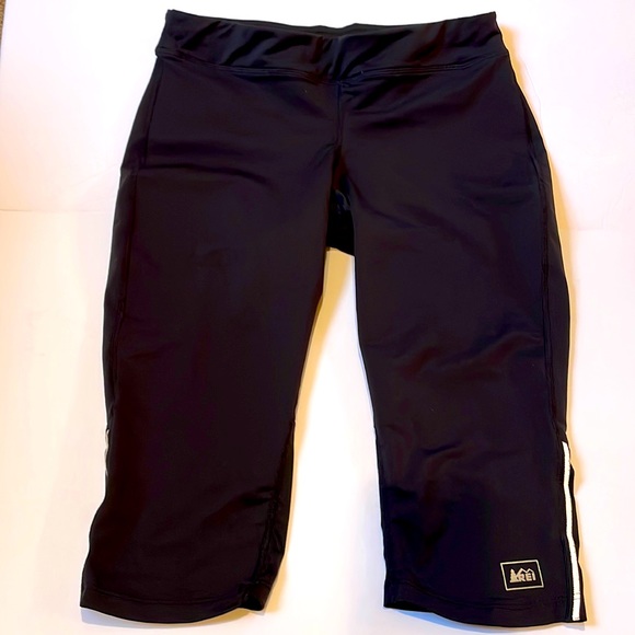 REI Pants & Jumpsuits Rei Bike Shorts With Back Zipper Pocket And